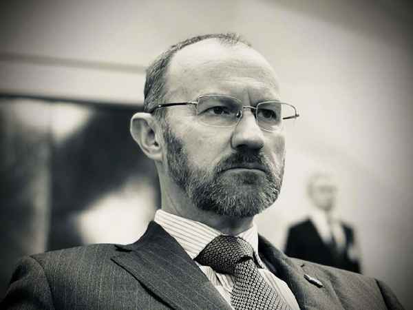 《碟中谍7》曝新角色剧照 导演迈考利此前分享阿汤哥奔跑照