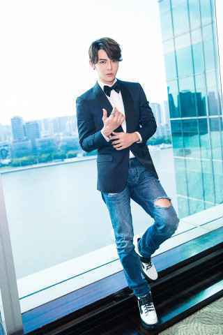 Awaken-F首单48小时破百万 觉醒第一男团获“人气黄金单曲”