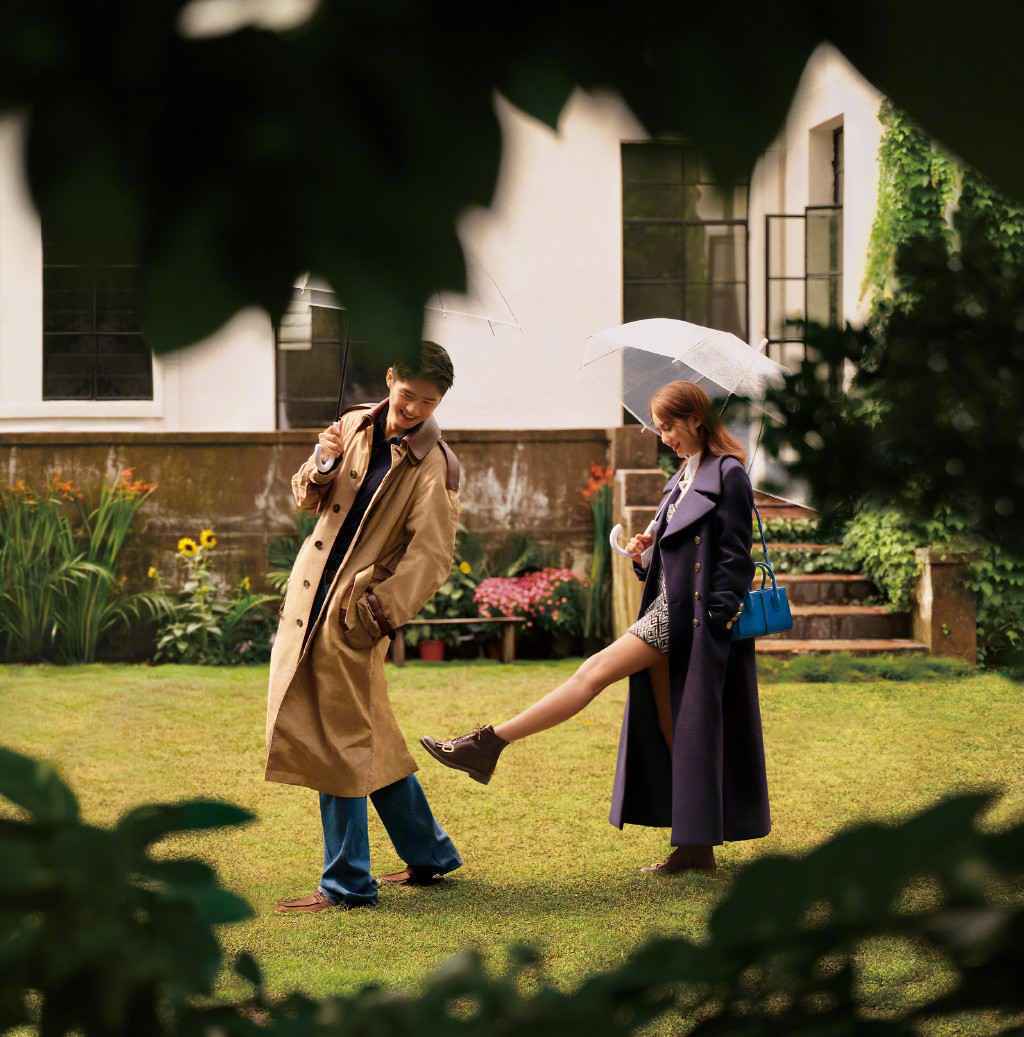 刘诗诗和刘昊然拍时尚大片，明明相差10岁，情侣范CP感爆棚