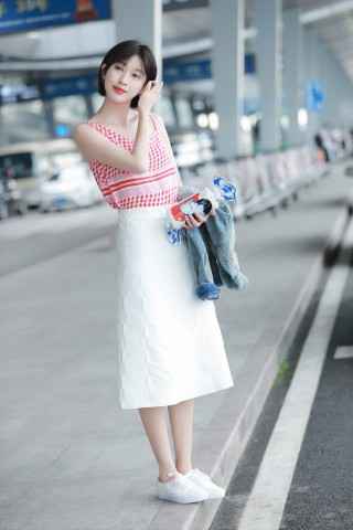 钢琴家印芝曝个人美照 网友盛赞最美钢琴女博士