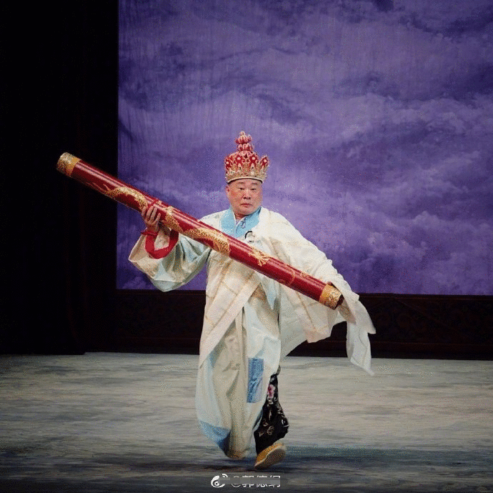 王佩瑜唱戏赔本赚吆喝,郭德纲却卖出高价票,这其实不难想通!