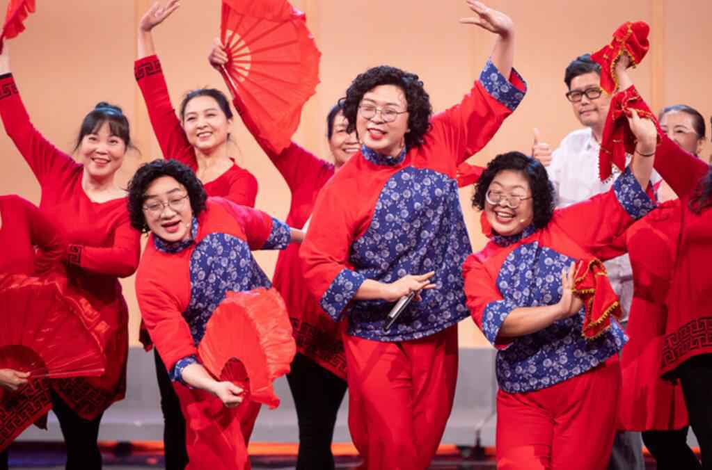 《百变大咖秀》王祖蓝再次反串真假“涛妈”热力比拼广场舞