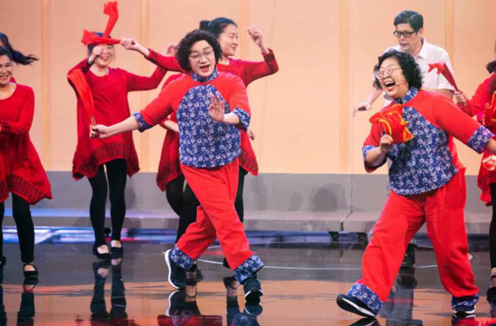 《百变大咖秀》王祖蓝再次反串真假“涛妈”热力比拼广场舞