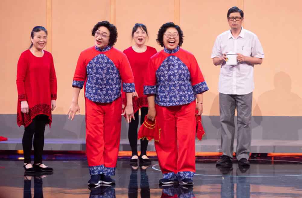 《百变大咖秀》王祖蓝再次反串真假“涛妈”热力比拼广场舞