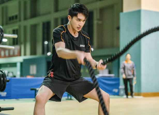 白敬亭新剧《荣耀乒乓》刚播就扑，得知原因后难怪观众翻脸不认人