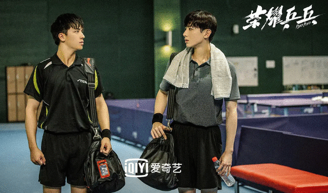 白敬亭新剧《荣耀乒乓》刚播就扑，得知原因后难怪观众翻脸不认人