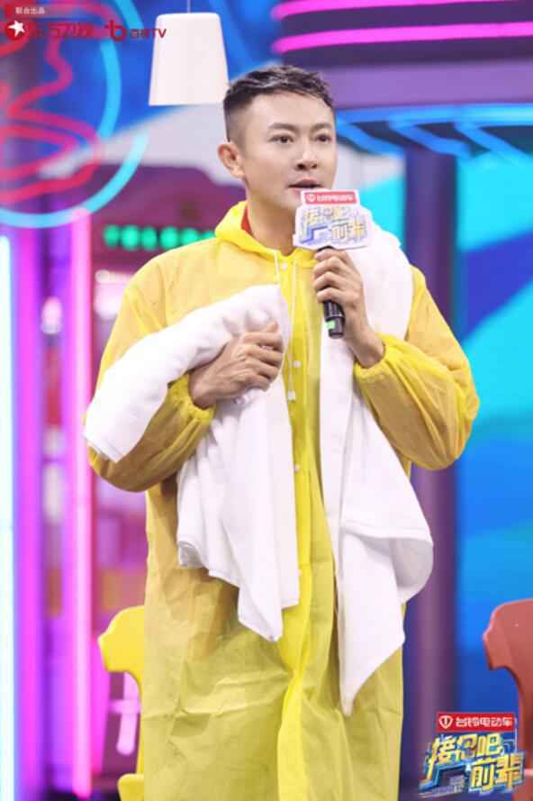 《接招吧前辈》时代少年团与前辈魔性斗舞 马嘉祺致敬印小天敬业精神