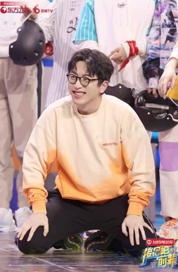 《接招吧前辈》时代少年团与前辈魔性斗舞 马嘉祺致敬印小天敬业精神