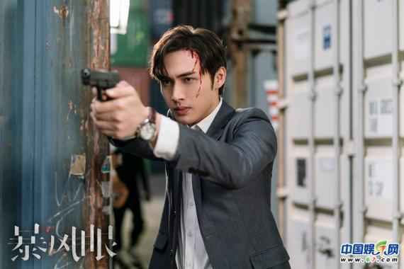 《暴风眼》收视持续破2 冷题材火出圈掀起“国安热”