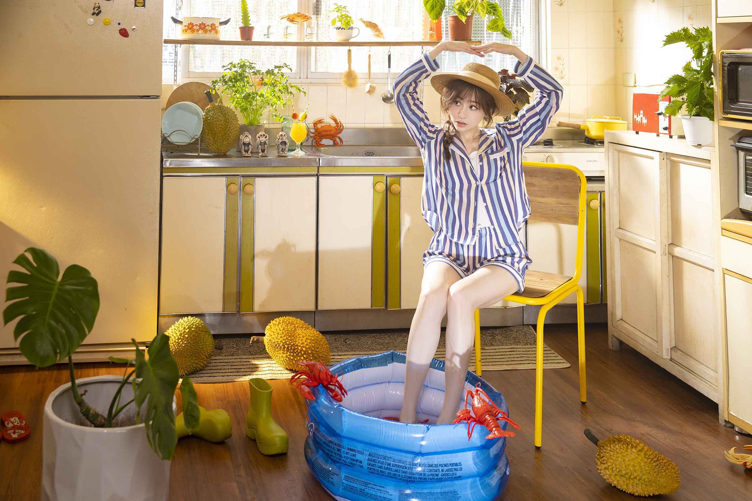 王心凌《心灵的冒险》MV今首播 跑步机变行李输送带 一秒出境神游世界各地