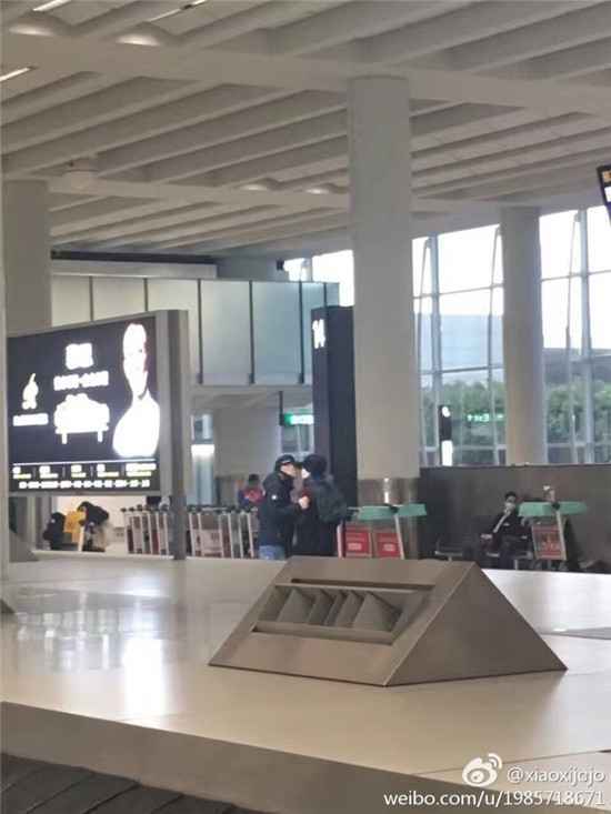 爆！谢霆锋王菲之恋遭父亲谢贤反对