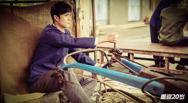 韩东君《重返二十岁》变忠犬男友 少年身老头心反差萌十足