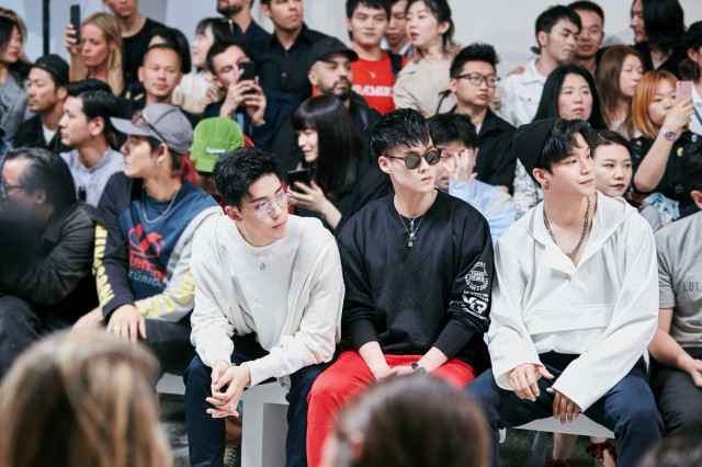 D七少年团再登全球中文音乐榜上榜 《The One》首次打榜活力洋溢