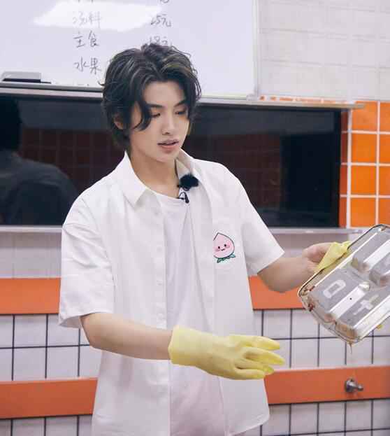 《密室大逃脱2》杨幂邓伦构成一道朝气蓬勃的风景线