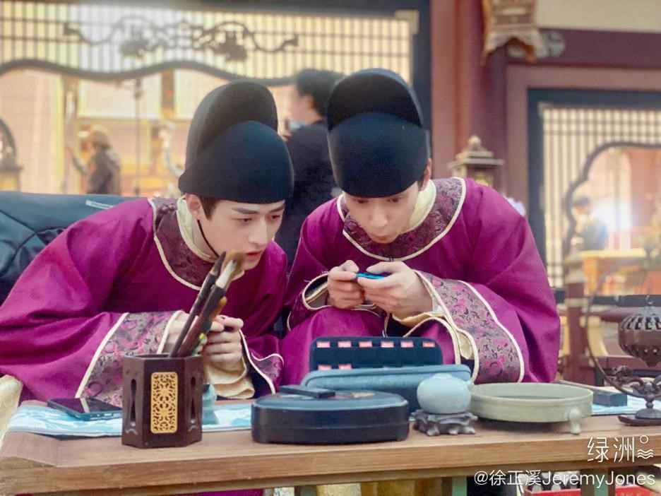 徐正溪《影帝的公主》婚服摔下马，转眼又开开心心拍摄了