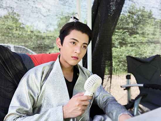 胡一天陈哲远周骏超《绝代双骄》曝合照 少年意气仗剑江湖