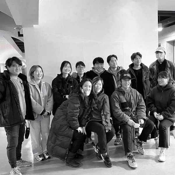 朴赞郁新片《分手的决心》杀青 主演汤唯晒剧组成员合影