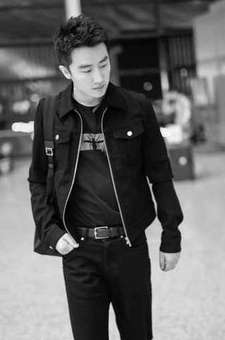 徐峥携《我不是药神》小队再现朴树经典 《生如夏花》 致敬生命绚烂