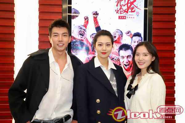 张智坤亮相电影《抢花炮》首映礼 现场分享拍摄趣事