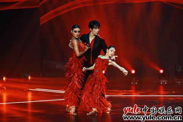 《跳舞吧！少年》李子璇舞蹈模仿猫和老鼠 顶级舞者来助阵