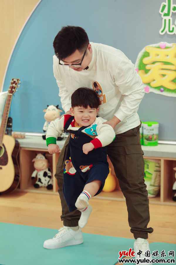 “爸爸,这次换我来保护你”!《爱上幼儿园6》萌娃让袁成杰烧饼管栎泪目