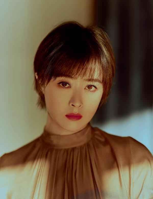 蒋欣 | 骄傲的背面