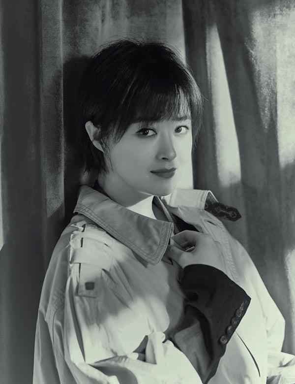 蒋欣 | 骄傲的背面