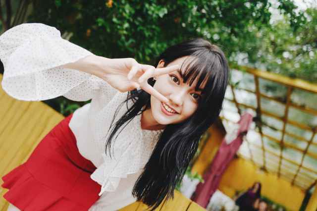 宋佳新歌《一分钟》上线 填补文艺歌手空白