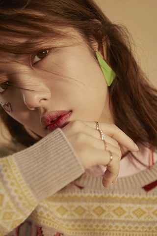 张桐入摄影棚录歌表情亮了 网友:实力懵圈脸