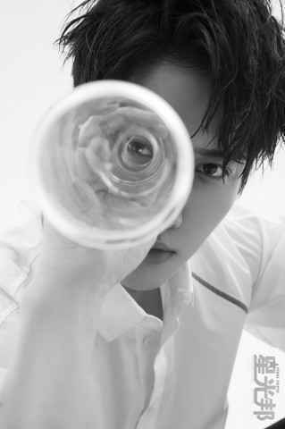 霸气外露！新锐歌手一修励志新单 《没有伞的孩子》今日全网发布