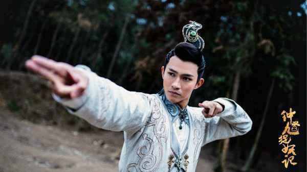 李子峰《钟馗捉妖记》破十亿 机智杨仁执巧取愚下木