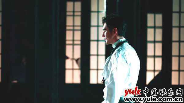 张伦硕《我这是怎么了》演绎说唱 拿起麦克风表达自我