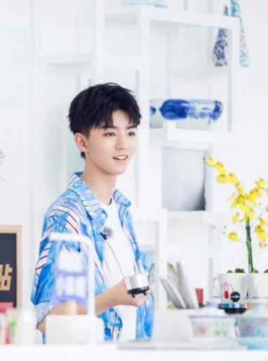 《中餐厅4》刘宇宁杨超越养眼组合颜值加分