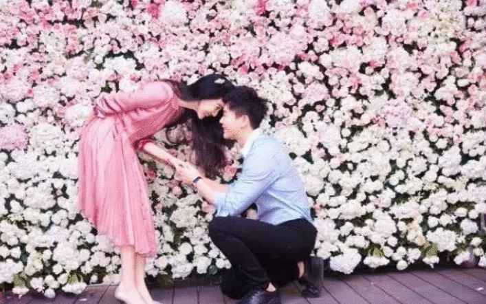 网友曝光范冰冰李晨复合还发文官宣?真相揭开