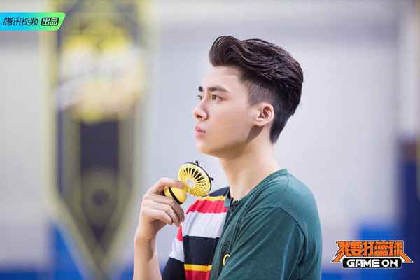 《我要打篮球》林书豪定队训“只听周杰伦”戳中邓伦