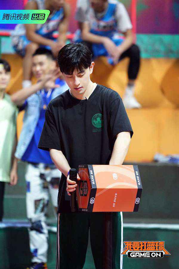 《我要打篮球》林书豪定队训“只听周杰伦”戳中邓伦