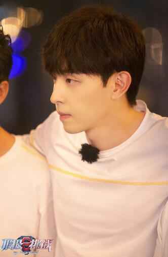 《极限挑战》邓伦在线撸狗 惹得网友诚心发问想魂穿刘有财