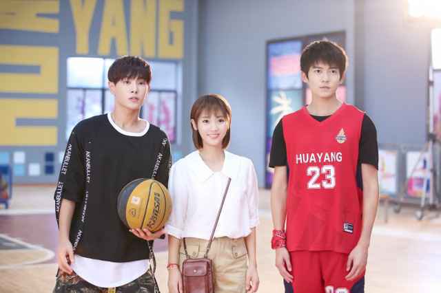 邢菲化身球队吉祥物 元气灵动演绎最好的自己