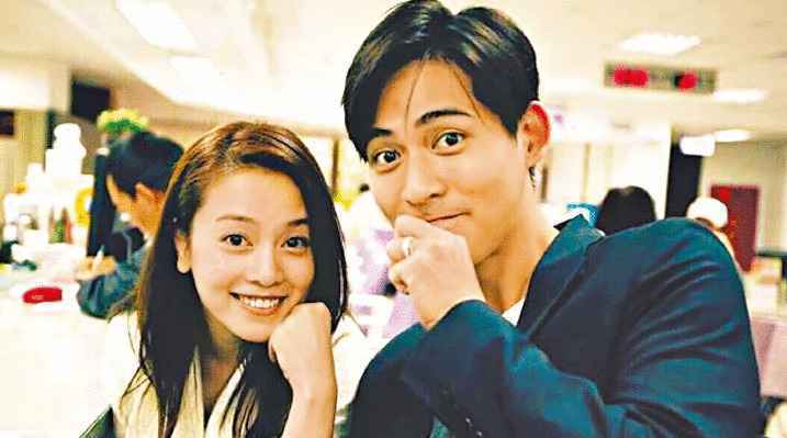 周渝民和妻子送女儿上幼儿园 被曝学费一年90万