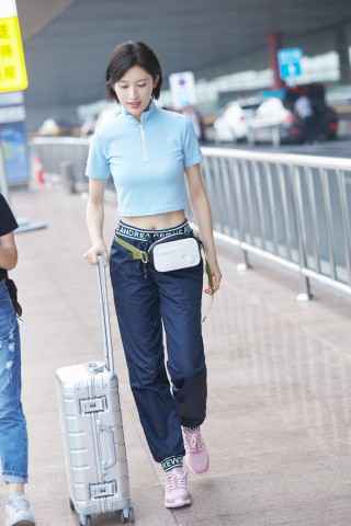 王博文《食光机》发布会 周兴哲惊喜助阵合唱《你，好不好》