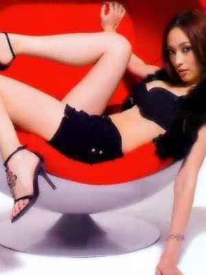 一白遮百丑 娱乐圈腿最白的女明星