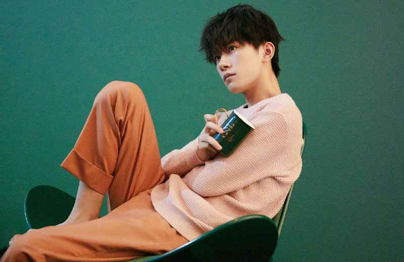 《朋友请听好》状况突发,易烊千玺忙开热点救场,网友：机智满分