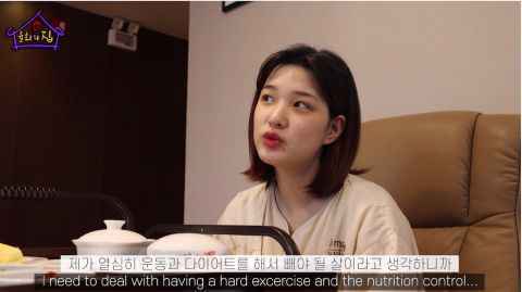 律喜曝怀双胞胎体重胖到83公斤！：希望不让她们感到累，我是妈妈，我可以的