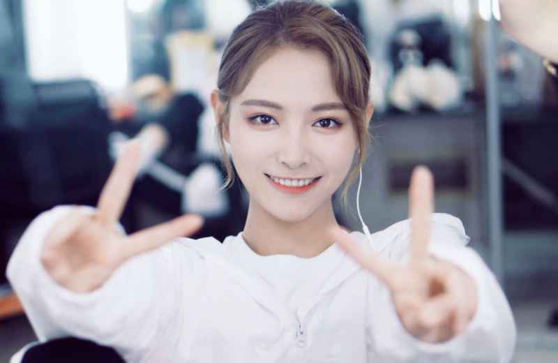 有多少人看懂了《青你2》?许佳琪排名骤降的背后大有文章!