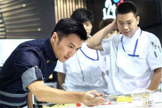 谢霆锋不谈感情谈美食 大赞舒淇会做菜