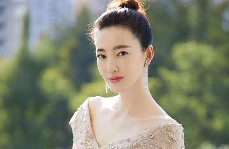 《王牌对王牌》王丽坤一个动作惹争议，被质疑是有台本或凹人设？