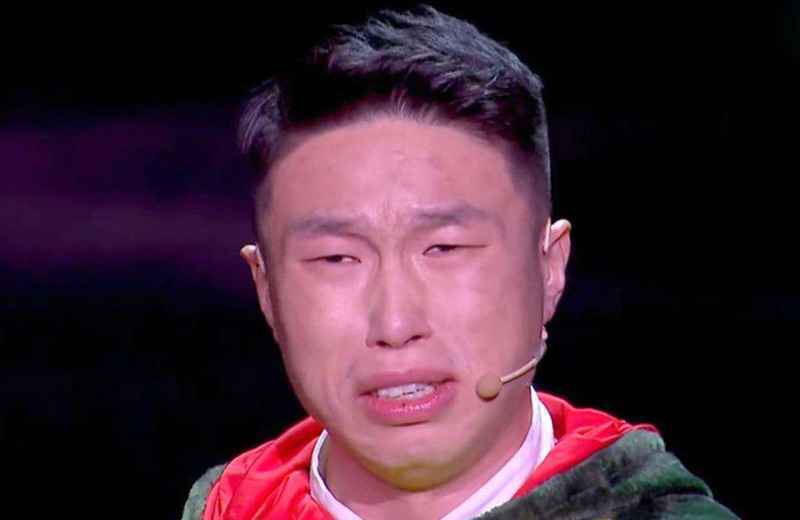 烧饼错失《欢乐喜剧人6》冠军,哭成泪人,让人感到无比动容