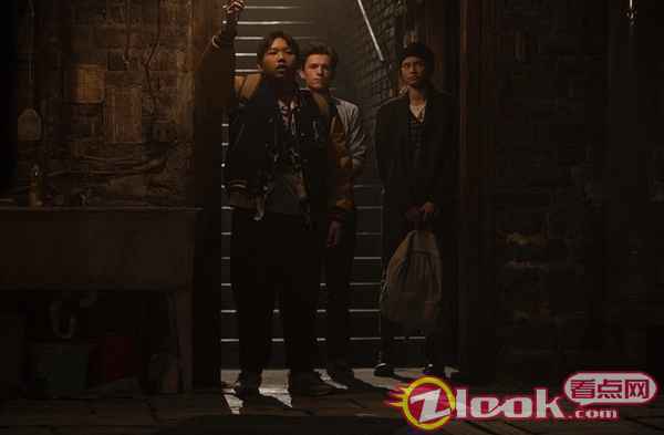 剧照2 索尼影业《蜘蛛侠3》杀青!“荷兰弟”片场照竟伤痕累累?