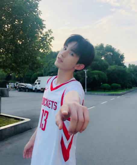 郭俊辰新剧《你好，昨天》开机，高希希执导青春年代剧重温青春岁月