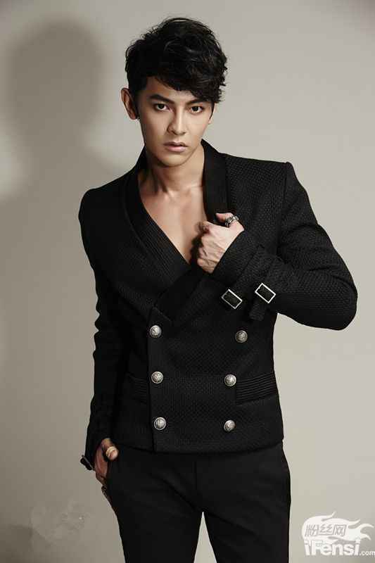 汪东城喊话宋小宝:想做牛奶配咖妃